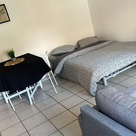 Calme, Parking, Wifi, Netflix Apartament *